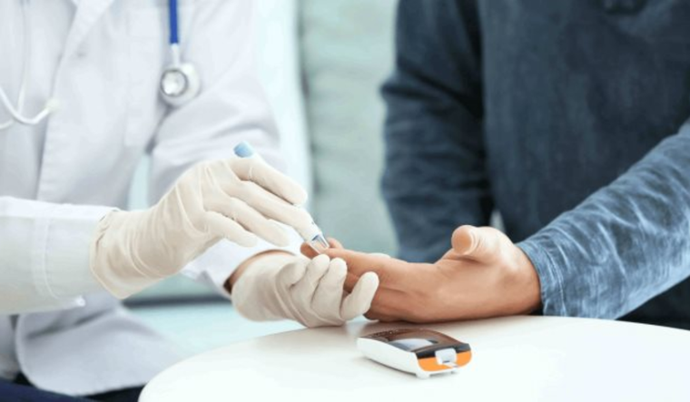 Anmat alerta a los pacientes con diabetes por la venta de medidores de glucosa no autorizados Foto: Shutterstock