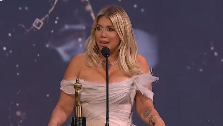 Wanda Nara alzó su primer Martín Fierro como Mejor Conductora por su labor en el prime time televisivo. / Captura de pantalla Telefe