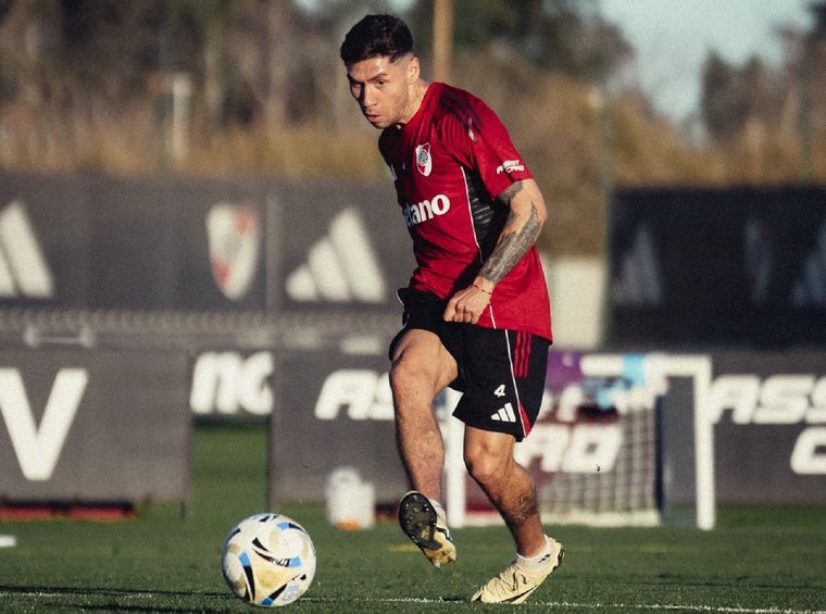 Gonzalo Montiel preocupó a todos por una persistente molestia en el ligamento de su rodilla izquierda. Gonzalo Montiel preocupó a todos por una persistente molestia en el ligamento de su rodilla izquierda.