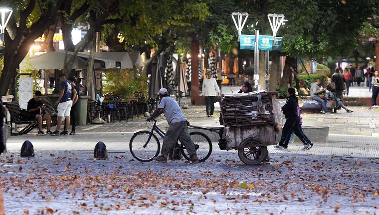El viento Zonda podría afectar algunos departamentos durante la jornada del sábado Foto: Santiago Tagua/MDZ