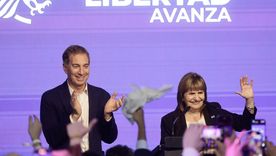 Patricia Bullrich compartió los DNI que llevan su firma antes de cederle el Renaper a Diego Santilli. Patricia Bullrich compartió los DNI que llevan su firma antes de cederle el Renaper a Diego Santilli.