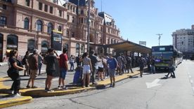 Los colectivos son la única opción relativamente económica para trasladarse este miércoles. Foto: NA Los colectivos son la única opción relativamente económica para trasladarse este miércoles. Foto: NA