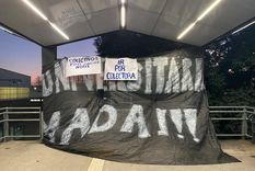 Ante la toma en la Facultad de Arquitectura, Diseño y Urbanismo, así está el ingreso a Ciudad Universitaria. Ante la toma en la Facultad de Arquitectura, Diseño y Urbanismo, así está el ingreso a Ciudad Universitaria.