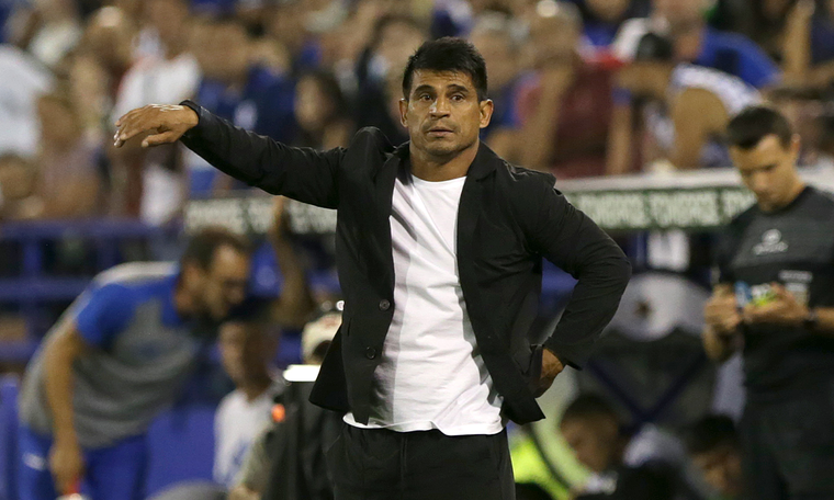 Ibarra mantendría al dúo Langoni-Merentiel para enfrentar a Patronato.