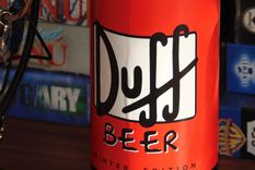 duff: caracteristicas y donde conseguir la cerveza de los simpson