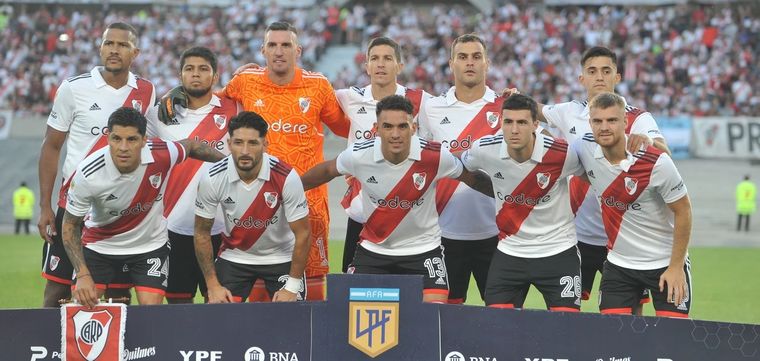 River defiende la cima en Rosario.