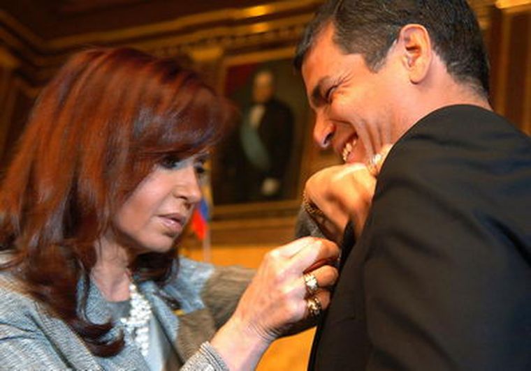 Cristina Kichner junto a Rafael Correa. Foto: NA