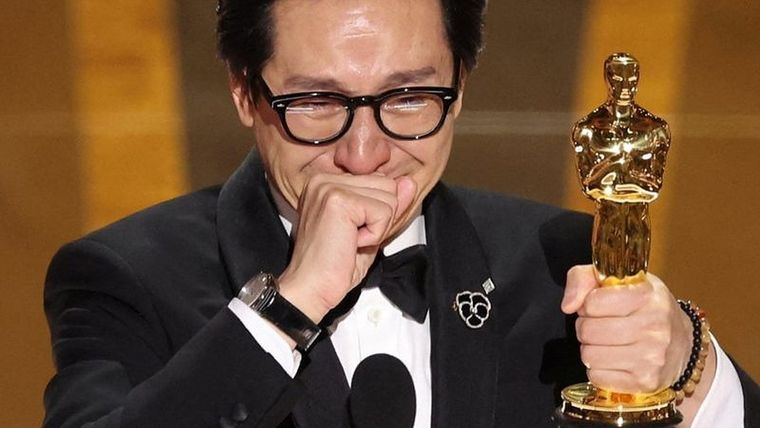 Ke Huy Quan ganó el Oscar por su papel en Todo en todas partes al msmo tiempo. Foto: REUTERS
