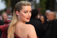Amber Heard regresó con todo, feliz, sonriente y con mucho entusiasmo. Amber Heard regresó con todo, feliz, sonriente y con mucho entusiasmo.