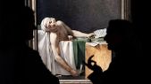 "La muerte de Marat", de Jacques-Louis David, es una imagen engañosamente simple de un asesinato real.