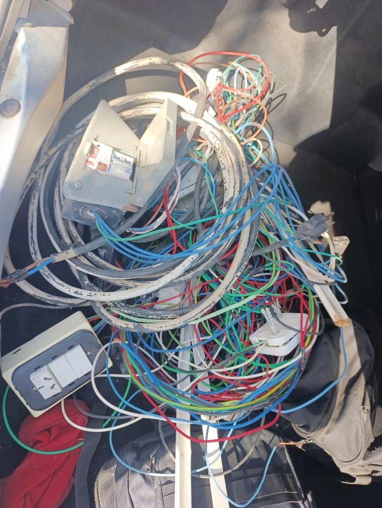 Los cables secuestrados en uno de los procedimientos. Los cables secuestrados en uno de los procedimientos.