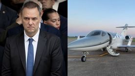 el escandalo de adorni: pusieron a la venta el jet del polemico viaje a punta del este y ocultan su matricula