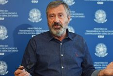 para oxigenar su gobierno, temer cambio a su ministro de justicia