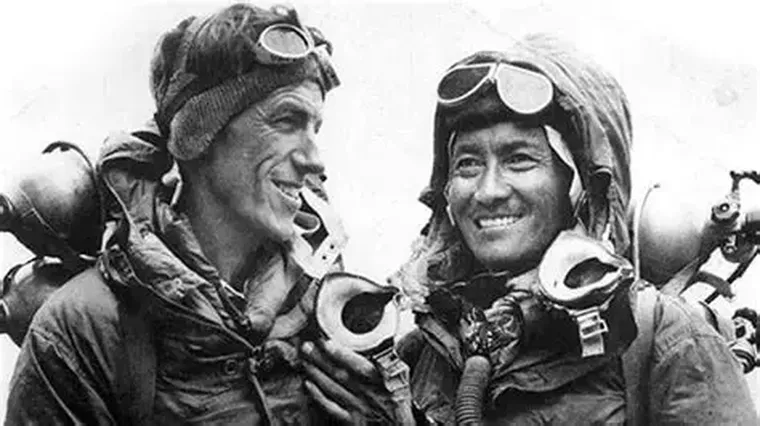 Edmund Hillary y Tenzing Norgay. Edmund Hillary y Tenzing Norgay.