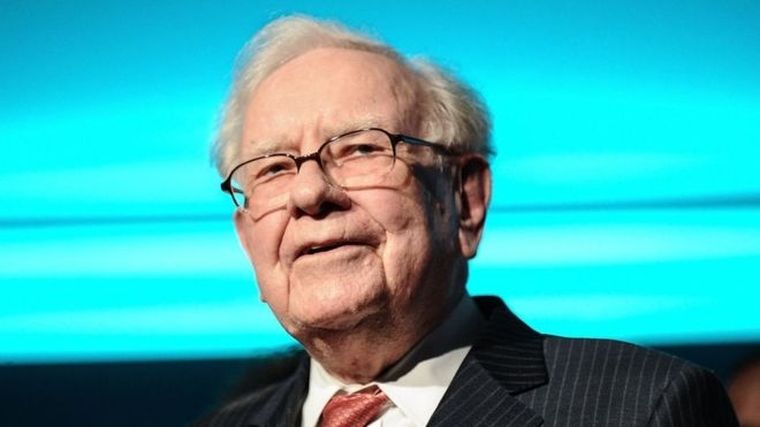 La frase más famosa de Warren Buffet es hay que ser codicioso cuando los demás son miedosos y miedoso cuando los demás tienen los ojos inyectados de codicia.