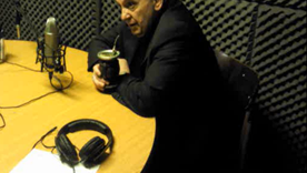 Jorge Bergoglio en la radio del barrio 21 - 24. Jorge Bergoglio en la radio del barrio 21 - 24.