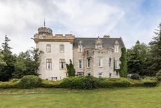 Tulloch Castle Hotel en Dingwall, Escocia, es uno de los hoteles embrujados Foto: Booking.com