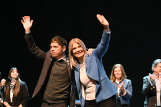 La vicegobernadora y presidenta del Senado bonaerense, Verónica Magario dandole con su voto de desempate la media sanción al proyecto del kirchnerismo por la vuelta a las reelecciones indefinidas de Legisladores, concejales y consejeros escolares; llevo un poco de calma a la interna peronista&nbsp;