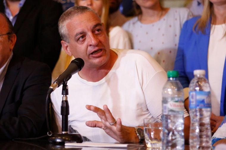 Pietragalla Corti trató de dinosaurios a los militares retirados que crearon la mesa de enlace