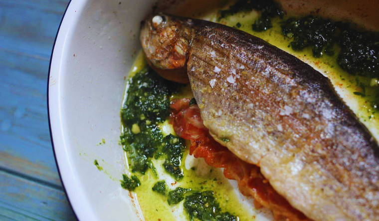 Esta receta es tan antigua que aparece en algunos recetarios navarros del siglo XIX, demostrando su larga tradición culinaria. Esta receta es tan antigua que aparece en algunos recetarios navarros del siglo XIX, demostrando su larga tradición culinaria.