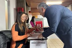 El gobernador Alfredo Cornejo votó en las elecciones de la Universidad Nacional de Cuyo (UNCuyo)