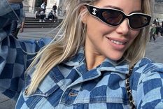 El print damero que eligió Wanda Nara en Milán es furor este 2025. Foto: Instagram: wanda_nara