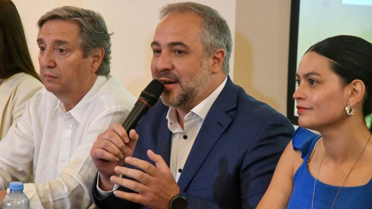 Las elecciones municipales dejaron a un sector como claro ganador dentro de la interna del PJ mendocino. Las elecciones municipales dejaron a un sector como claro ganador dentro de la interna del PJ mendocino.