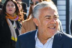 El gobernador Alfredo Cornejo provincializa la elección tras la derrota del domingo de Javier Milei. 