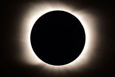 Cuando la Luna tapa al Sol se hace visible la corona solar. Foto: GETTY IMAGES Cuando la Luna tapa al Sol se hace visible la corona solar. Foto: GETTY IMAGES