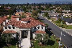 La facilidad para adquirir terrenos grandes que brinda la ciudad ha atraído a familias hispanas con alto poder adquisitivo. Foto: CHRISTIAN MONTERROSA