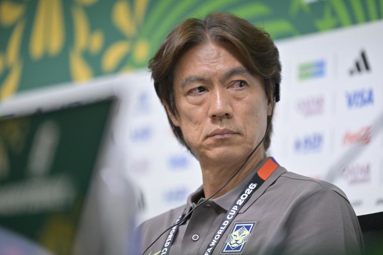 Hong Myung-bo dejó de ser el DT de Corea tras dos años en el cargo. Hong Myung-bo dejó de ser el DT de Corea tras dos años en el cargo.