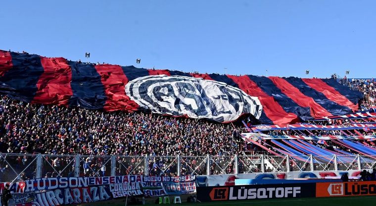 San Lorenzo, contra las cuerdas. La Justicia pidió su quiebra por una deuda millonaria y el club apelará para ganar tiempo. San Lorenzo, contra las cuerdas. La Justicia pidió su quiebra por una deuda millonaria y el club apelará para ganar tiempo.