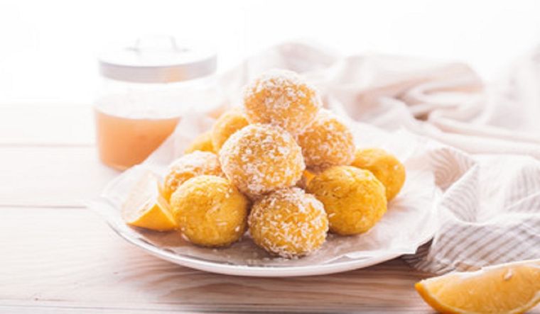 Puedes añadir jugo de limón o ralladura a tu masa para un sabor cítrico y fresco Foto: www.freepik.es