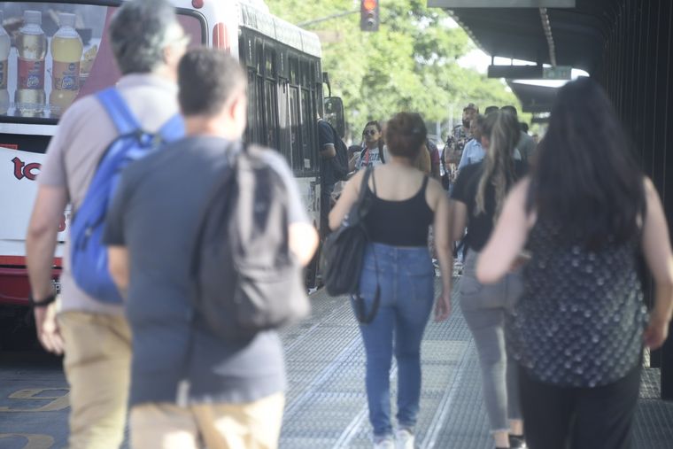 Expectativa en torno a la reunión de empresarios con el Gobierno para resolver el conflicto de los subsidios y evitar el paro de colectivos. Foto: Juan Mateo Aberastain Zubimendi