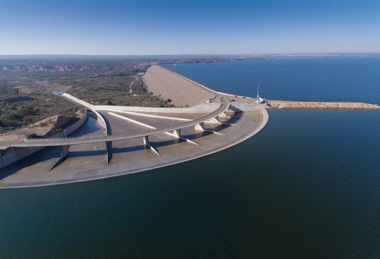 Luján y la UNCuyo trabajan el desarrollo sostenible de El Carrizal