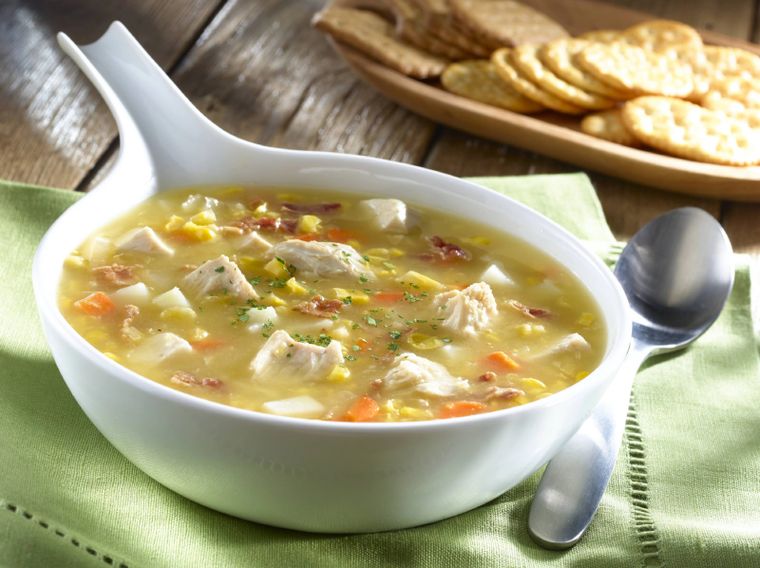 Admira esta deliciosa sopa de pollo y lima mexicana, ¡super sabrosa!