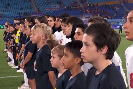 En repudio al régimen en Irán, las jugadoras de la selección iraní se negaron a cantar el himno durante la Copa Asia. En repudio al régimen en Irán, las jugadoras de la selección iraní se negaron a cantar el himno durante la Copa Asia.