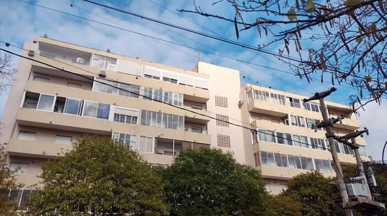 El lugar desde donde cayó la joven