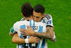 Lionel Messi y Ángel Di María, dos de las figuras que fueron caracterizadas como elementos químicos en un divertido hilo viral. Foto: Télam