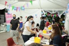 por la suba de casos de covid, buenos aires extiende horario en vacunatorios