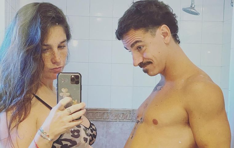 SUFICIENTE. LA HIJA DE REINA REECH NO CONTESTO LAS ACUSACIONES EN LAS REDES, PERO...