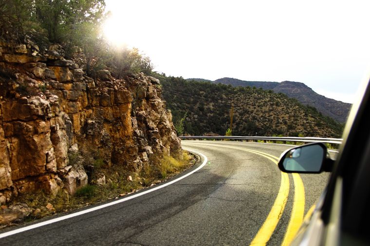 El feriado sirve para viajar y descansar. El feriado sirve para viajar y descansar.
