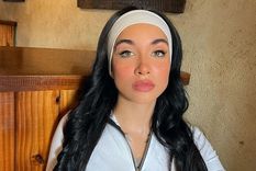 Antes de su show en California, la cantante se sacó unas fotos en la playa con un look que dejó a todos hablando. ¿Una minifalda en la arena? Sí, pero eso no fue lo más sorprendente.  Foto: Instagram