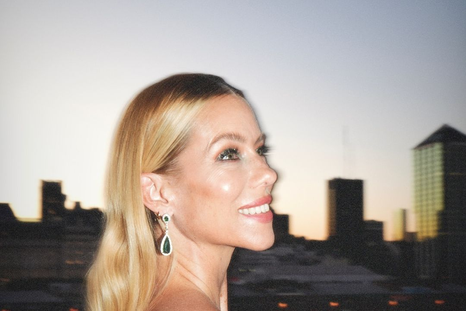 Así era el vestido negro que puso a la gala de cabeza. Foto: Instagram: nikitaneumannoficial