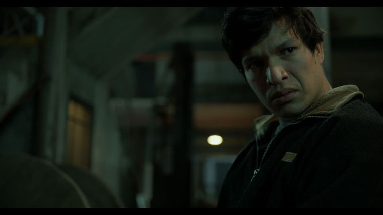 Mauricio Paniagua (conocido por su papel en Monzón) interpreta a Juan, uno de los secuestradores de Julia. Mauricio Paniagua (conocido por su papel en Monzón) interpreta a Juan, uno de los secuestradores de Julia.