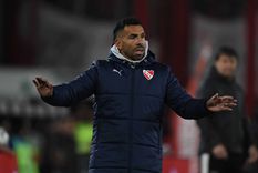 Tevez debutó en Independiente con un triunfazo, pero se tomó el resultado con calma Foto: Télam Tevez debutó en Independiente con un triunfazo, pero se tomó el resultado con calma Foto: Télam