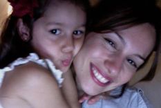 Pampita eligió postales inéditas de su intimidad con Blanca para celebrar lo que sería su cumpleaños número 20. / @pampitaoficial