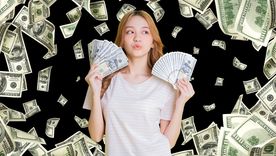 Elegir bien el color para tu outfit de estas fiestas es muy importante si querés atraer diferentes aspectos en tu vida, desde paz, amor, hasta dinero y riquezas. Foto: Shutterstock