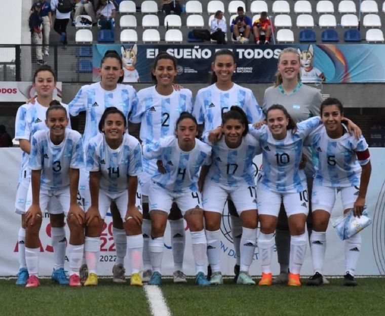 Roggeron (5) y Nigito (6, indiscutidas en la Sub 20 Foto: AFA