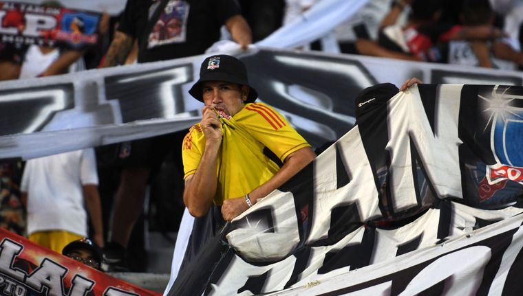 El paso de la barra del Colo Colo por Mendoza fue escandaloso. Foto: Juan Ignacio Blanco/MDZ